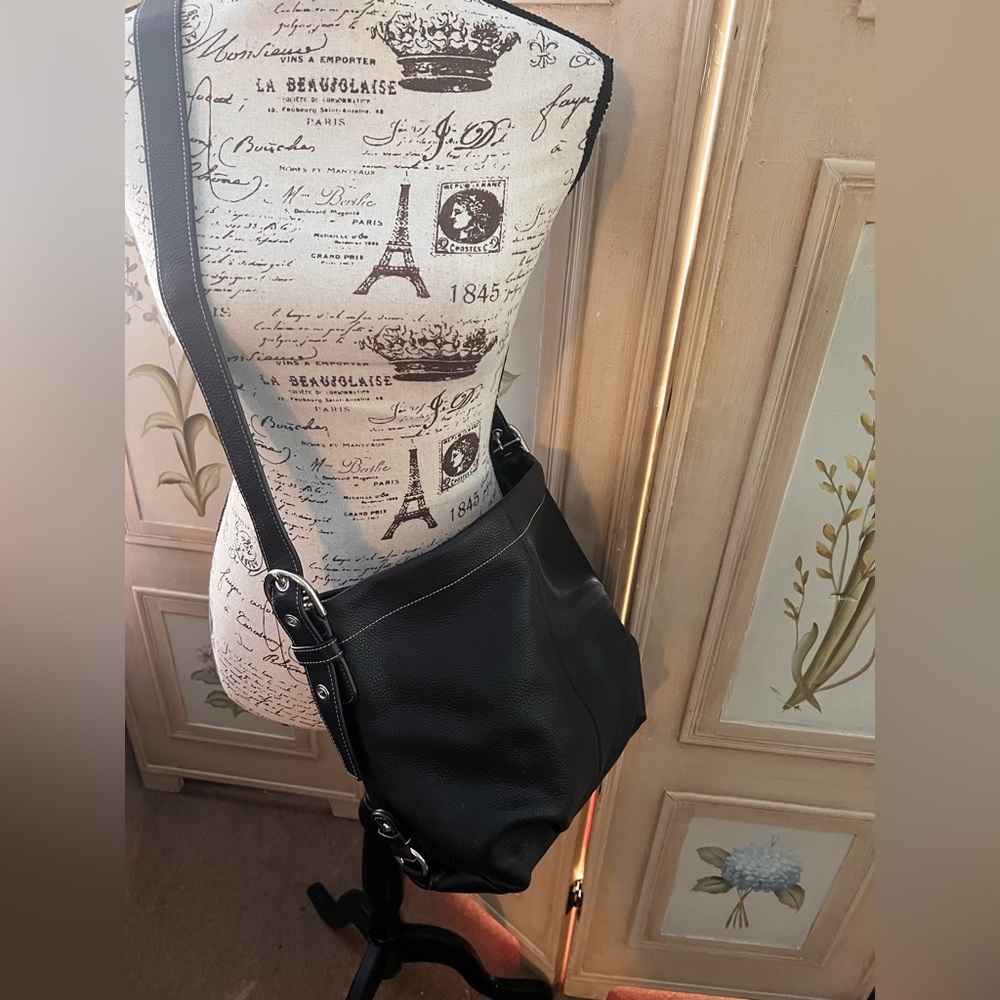 GORGEOUS COACH LEATHER BAG